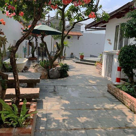 Villa Rumah Ibu Dago Bandung Exterior photo
