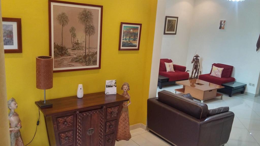 Villa Rumah Ibu Dago Bandung Exterior photo