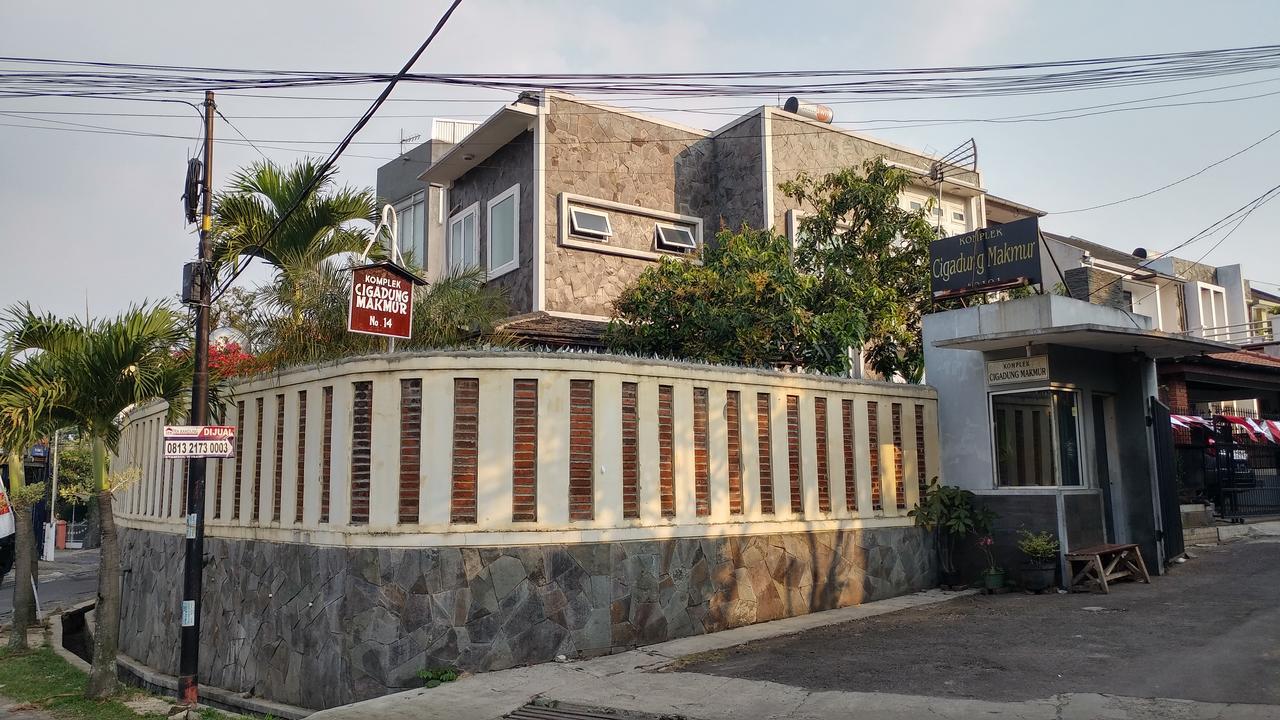 Villa Rumah Ibu Dago Bandung Exterior photo