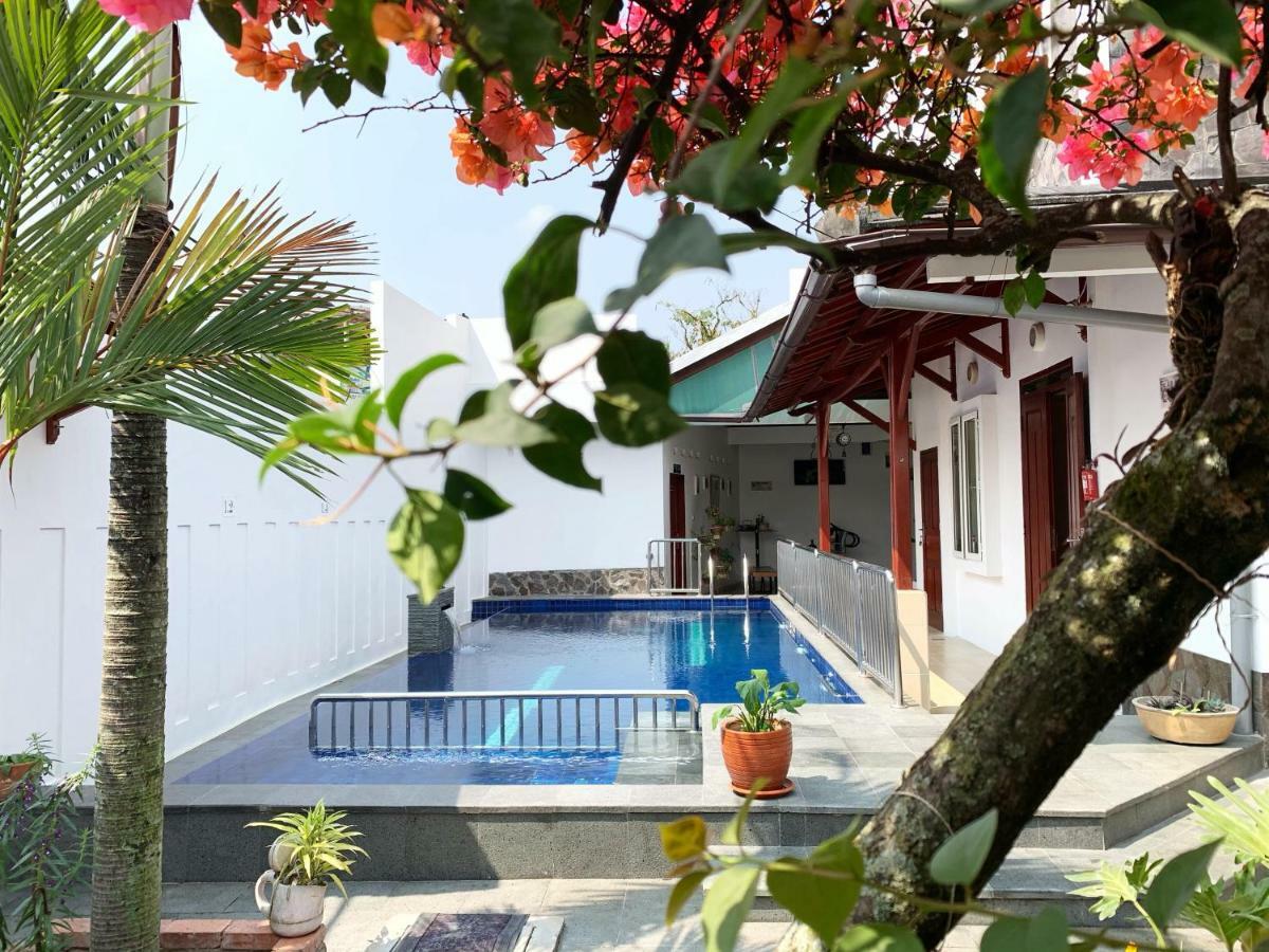 Villa Rumah Ibu Dago Bandung Exterior photo